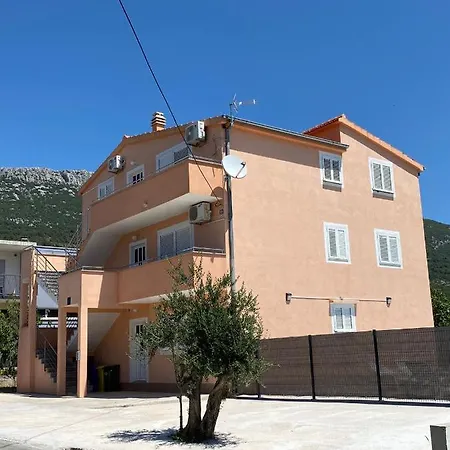 Apartment Ukic *