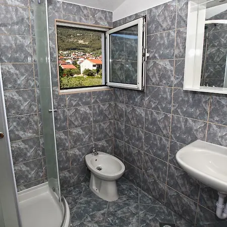 Ukic Apartment *