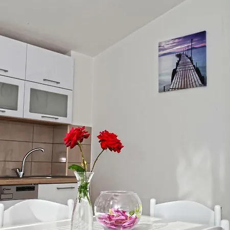 Ukic With A Large Outdoor Swimming Pool Kaštela