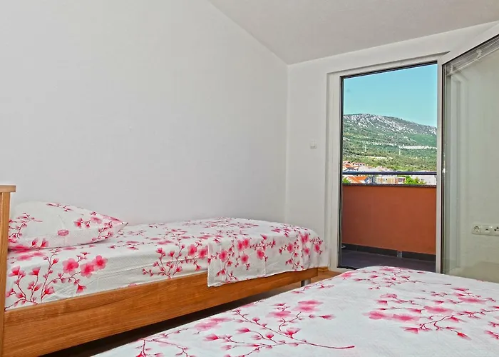 شقة Ukic With A Large Outdoor Swimming Pool Kaštela