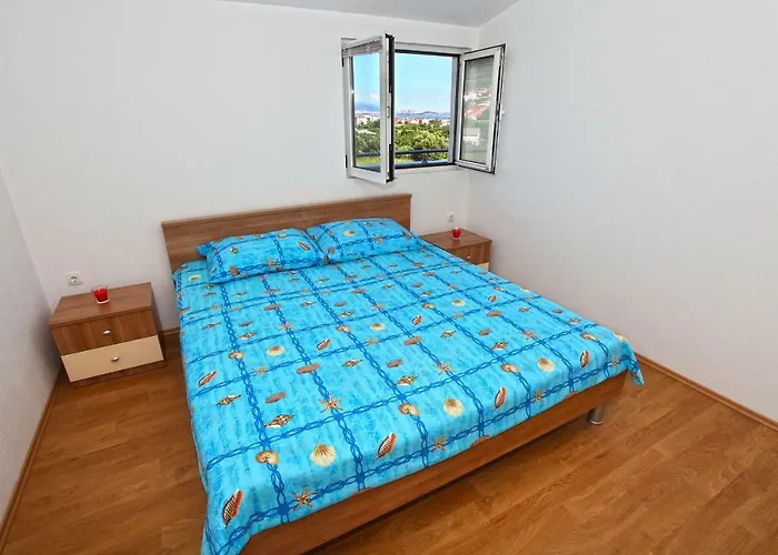 Ukic With A Large Outdoor Swimming Pool شقة *