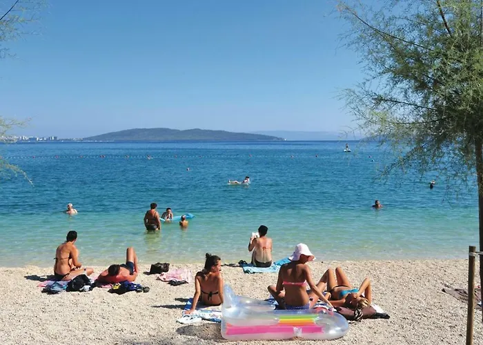 شقة Ukic With A Large Outdoor Swimming Pool