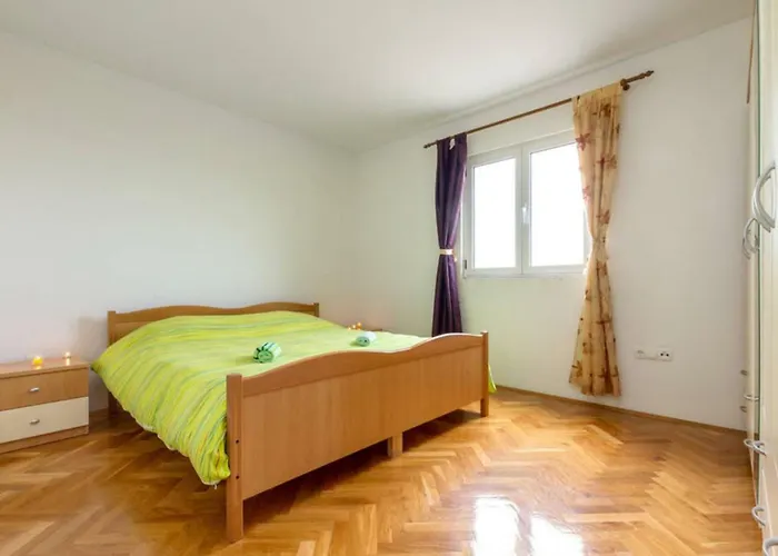 شقة Ukic With A Large Outdoor Swimming Pool *