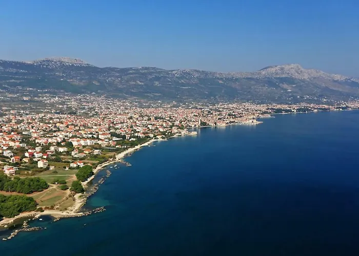 شقة Ukic With A Large Outdoor Swimming Pool Kaštela