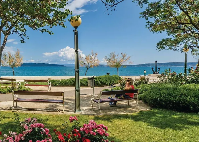 Ukic With A Large Outdoor Swimming Pool شقة *